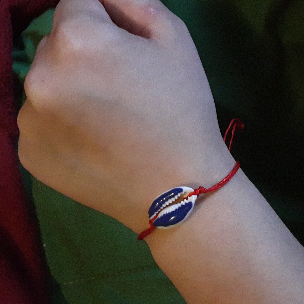 adjustable shell bracelet
